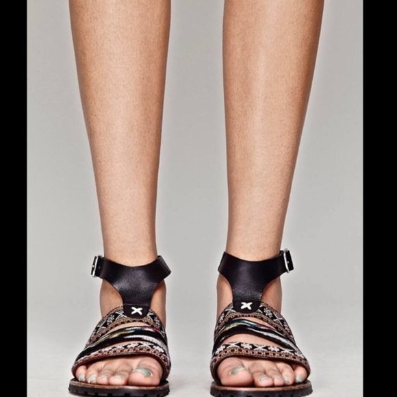 FREE PEOPLE Aztec ETHNIC TAPESTRY WOMEN SANDALS - Picture 3 of 8